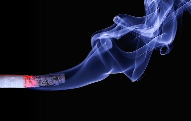 Klasické cigarety páchnou.
